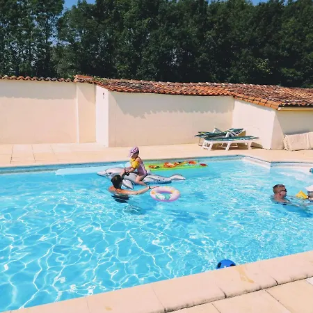 Les Deux Rivieres Apartment