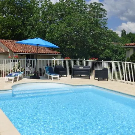 Les Deux Rivieres Apartment *